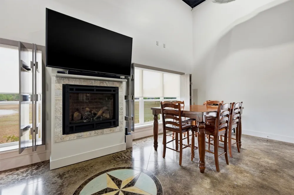 82 CR 2112 Gainesville, TX 76240