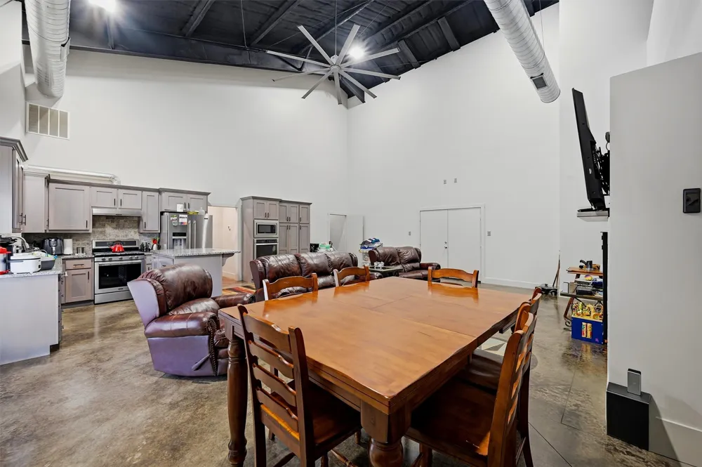 82 CR 2112 Gainesville, TX 76240