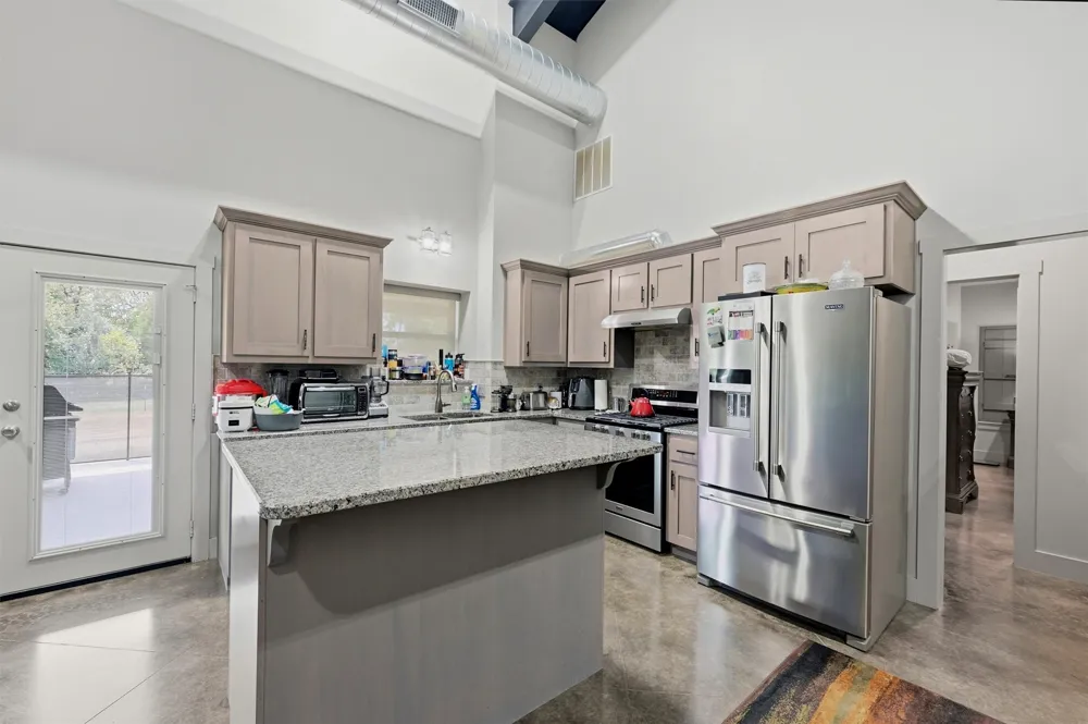 82 CR 2112 Gainesville, TX 76240
