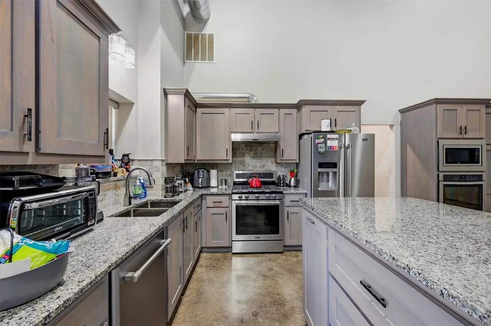 82 CR 2112 Gainesville, TX 76240