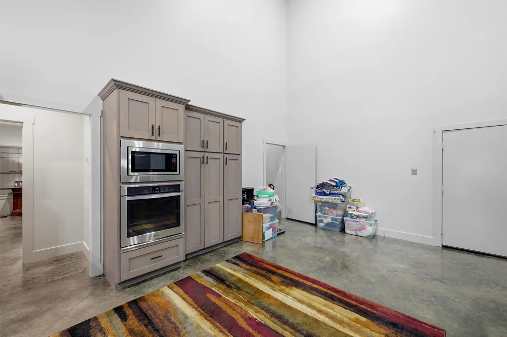 82 CR 2112 Gainesville, TX 76240