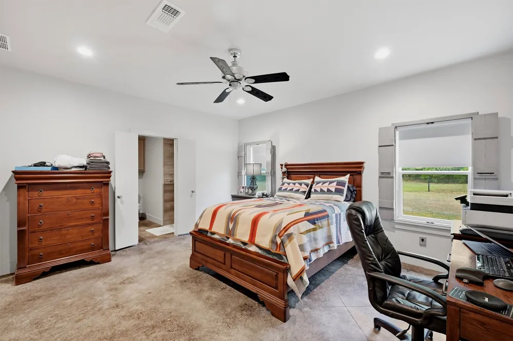 82 CR 2112 Gainesville, TX 76240