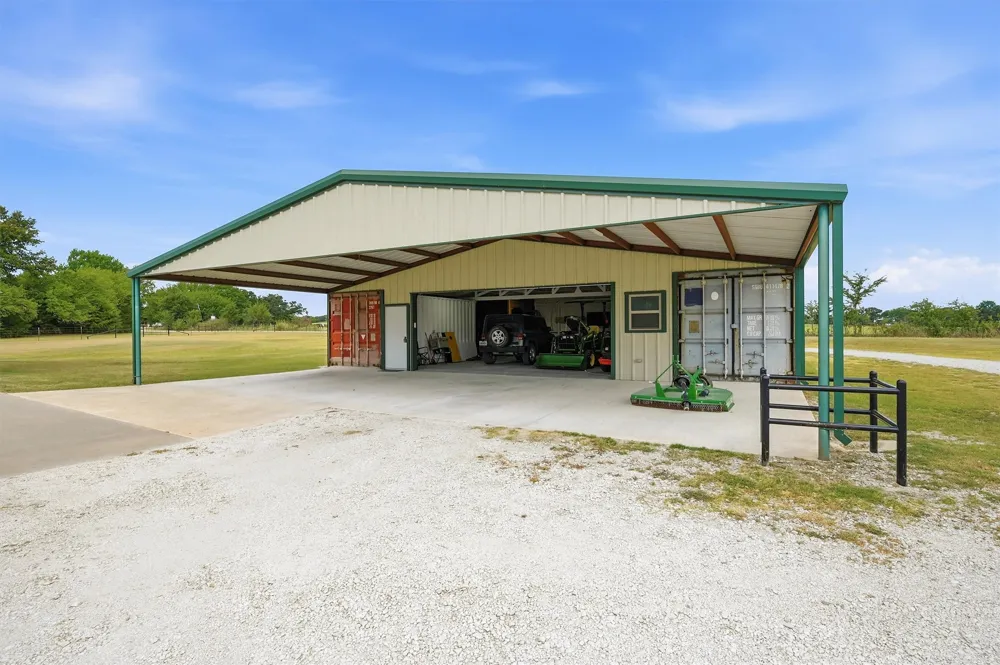 82 CR 2112 Gainesville, TX 76240
