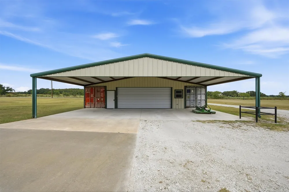 82 CR 2112 Gainesville, TX 76240