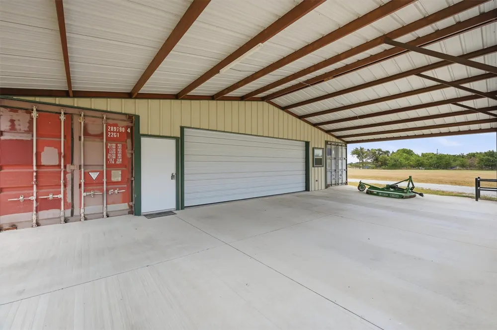 82 CR 2112 Gainesville, TX 76240