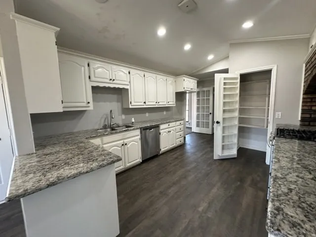 209 Vz County Road 2316 Canton, TX 75103