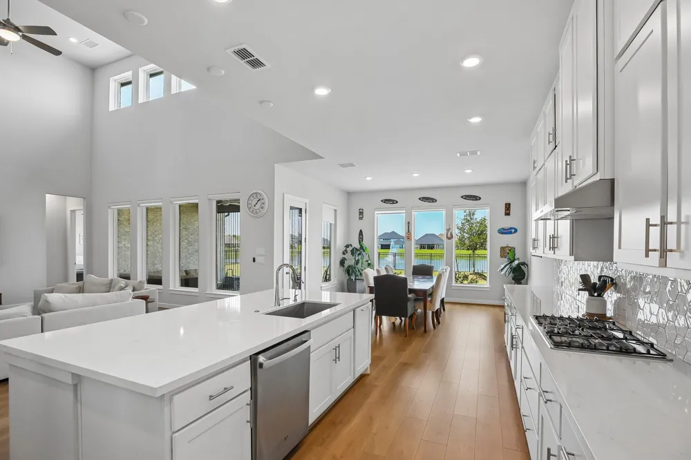 1796 Tanner Brook Lane Friendswood, TX 77546