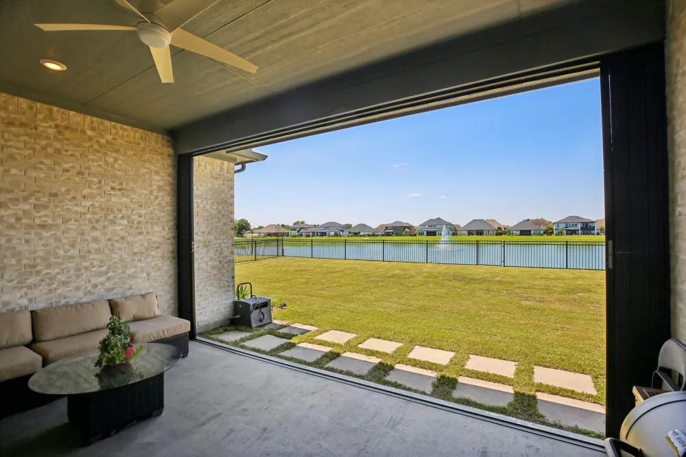 1796 Tanner Brook Lane Friendswood, TX 77546