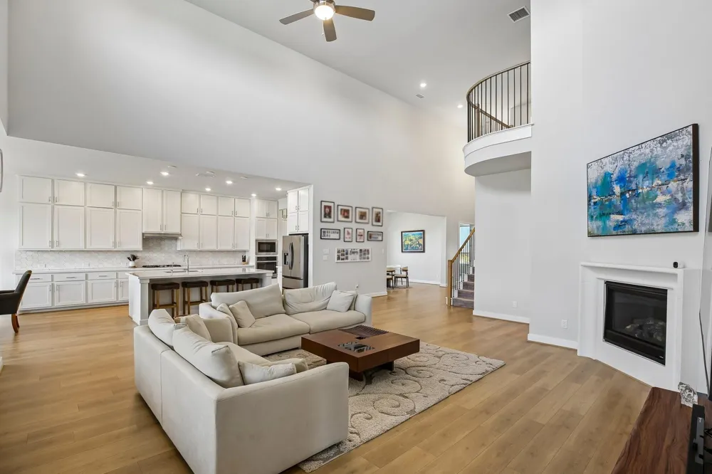 1796 Tanner Brook Lane Friendswood, TX 77546