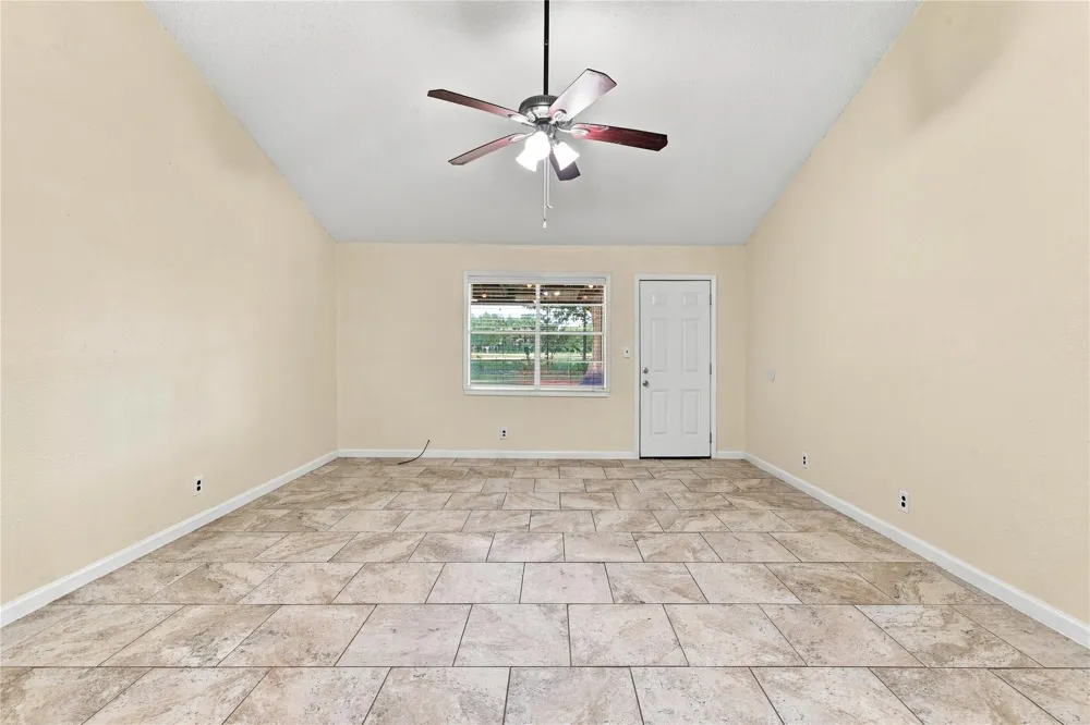 426 Corley Drive Highlands, TX 77562