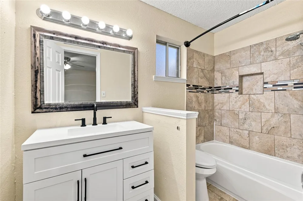 426 Corley Drive Highlands, TX 77562