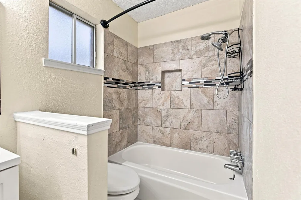 426 Corley Drive Highlands, TX 77562