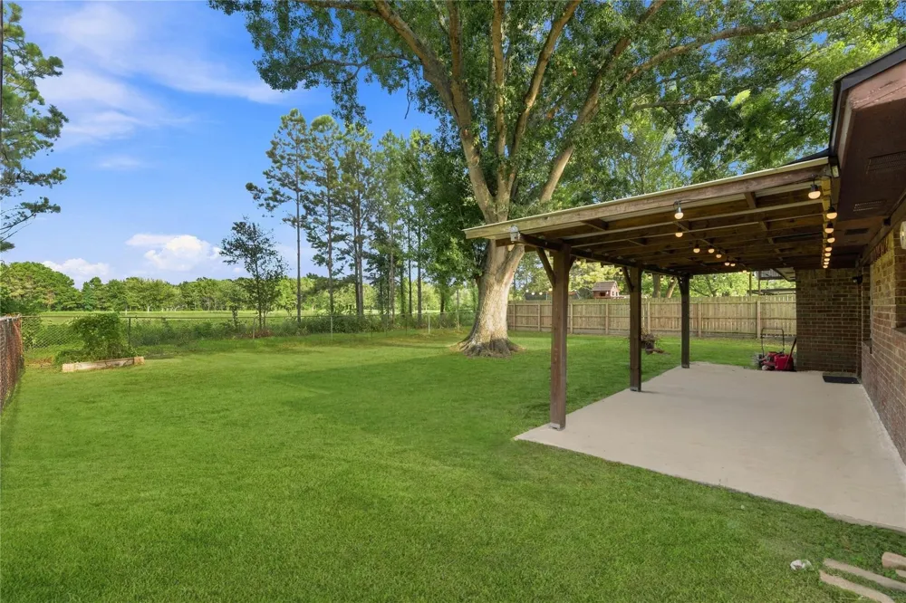 426 Corley Drive Highlands, TX 77562