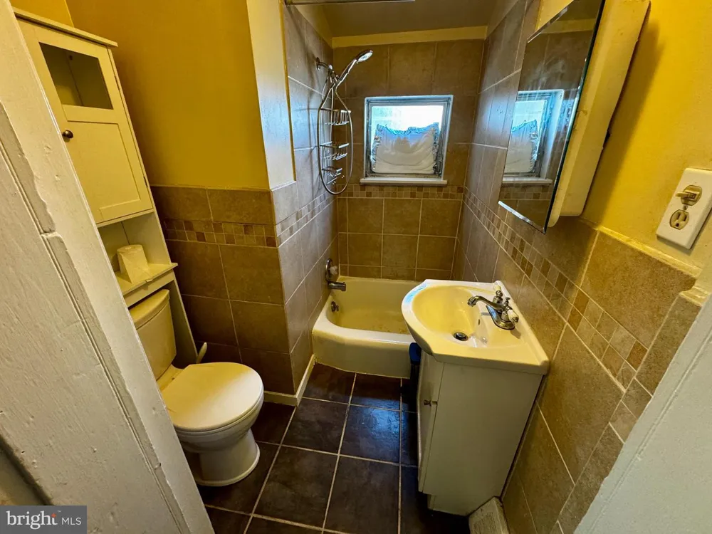 1131 COTTMAN AVENUE Philadelphia, PA 19111