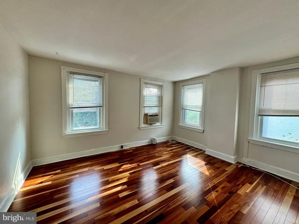 1131 COTTMAN AVENUE Philadelphia, PA 19111