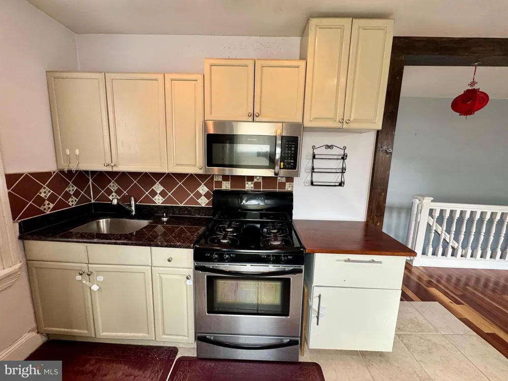 1131 COTTMAN AVENUE Philadelphia, PA 19111