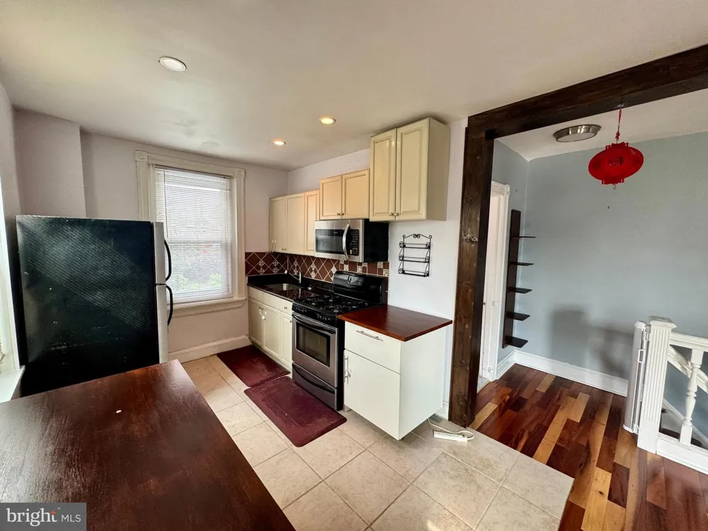 1131 COTTMAN AVENUE Philadelphia, PA 19111