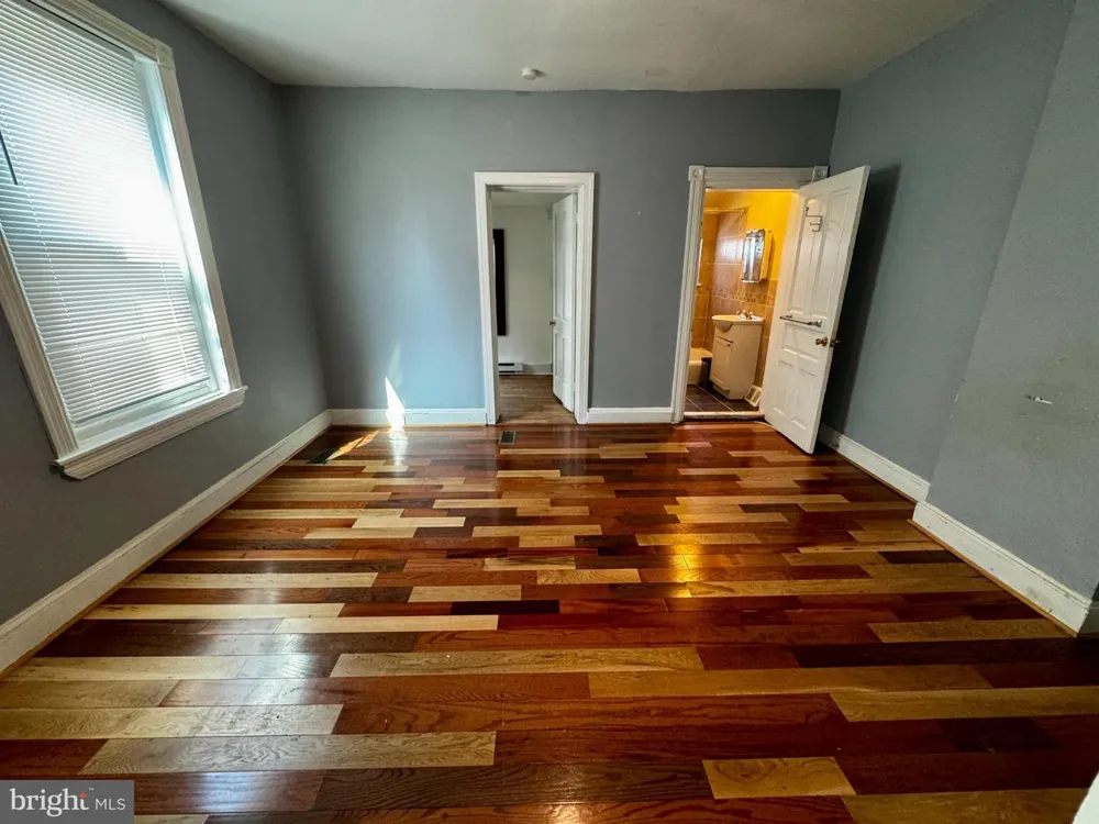 1131 COTTMAN AVENUE Philadelphia, PA 19111