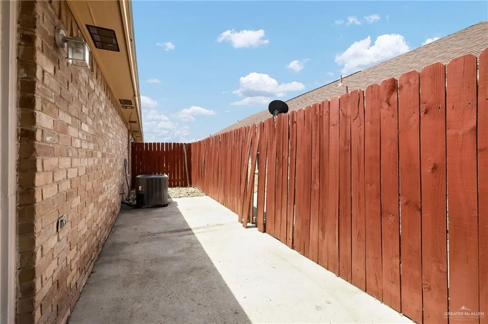 1810 W Portales Drive Edinburg, TX 78539