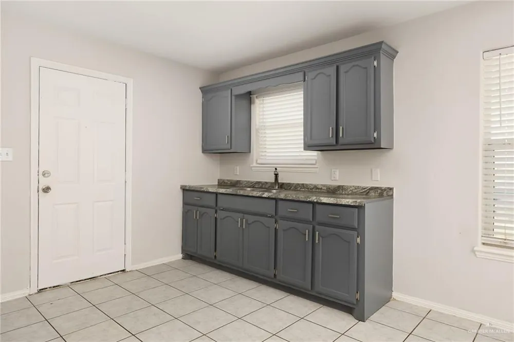 1810 W Portales Drive Edinburg, TX 78539