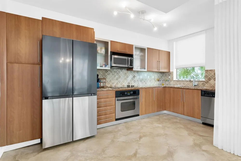 600 W Las Olas Boulevard #903 Fort Lauderdale, FL 33312