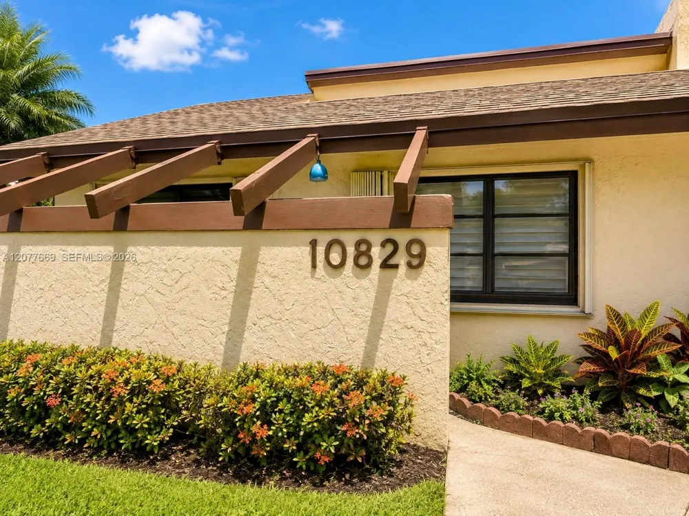 10829 NW 30th Pl #221 Sunrise, FL 33322