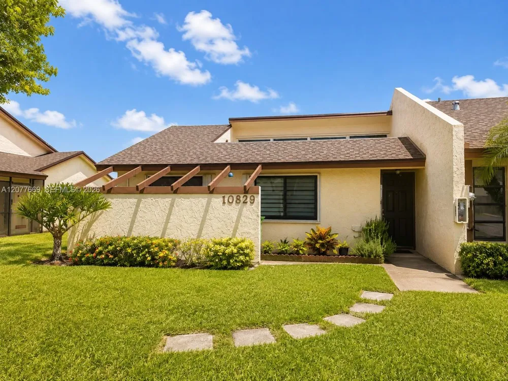 10829 NW 30th Pl #221 Sunrise, FL 33322