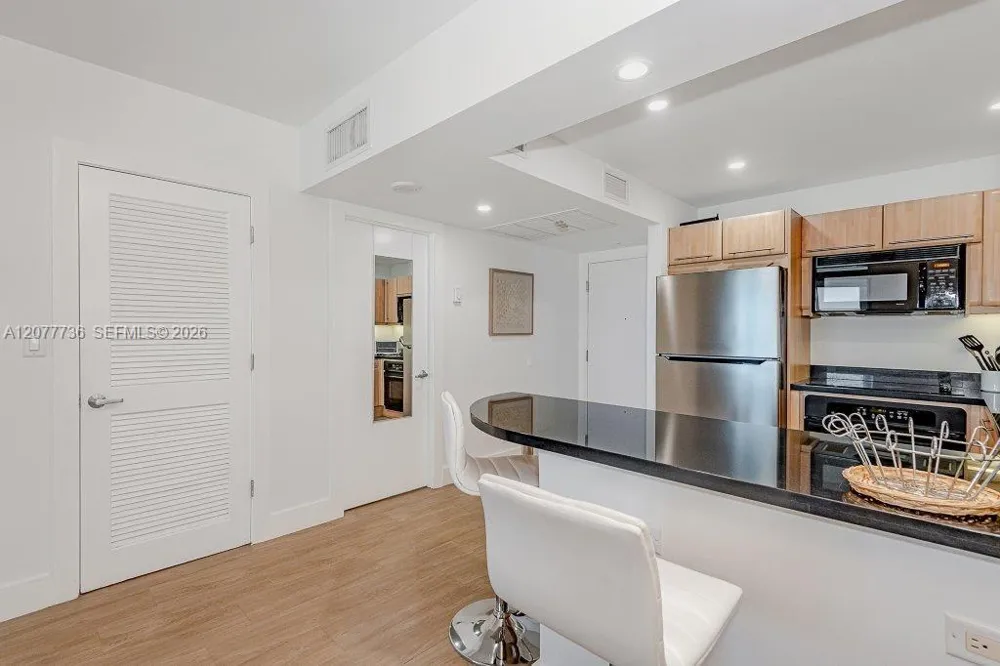2301 Collins Ave #1242 Miami Beach, FL 33139