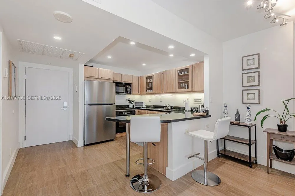 2301 Collins Ave #1242 Miami Beach, FL 33139
