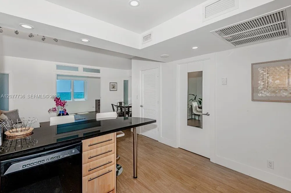2301 Collins Ave #1242 Miami Beach, FL 33139