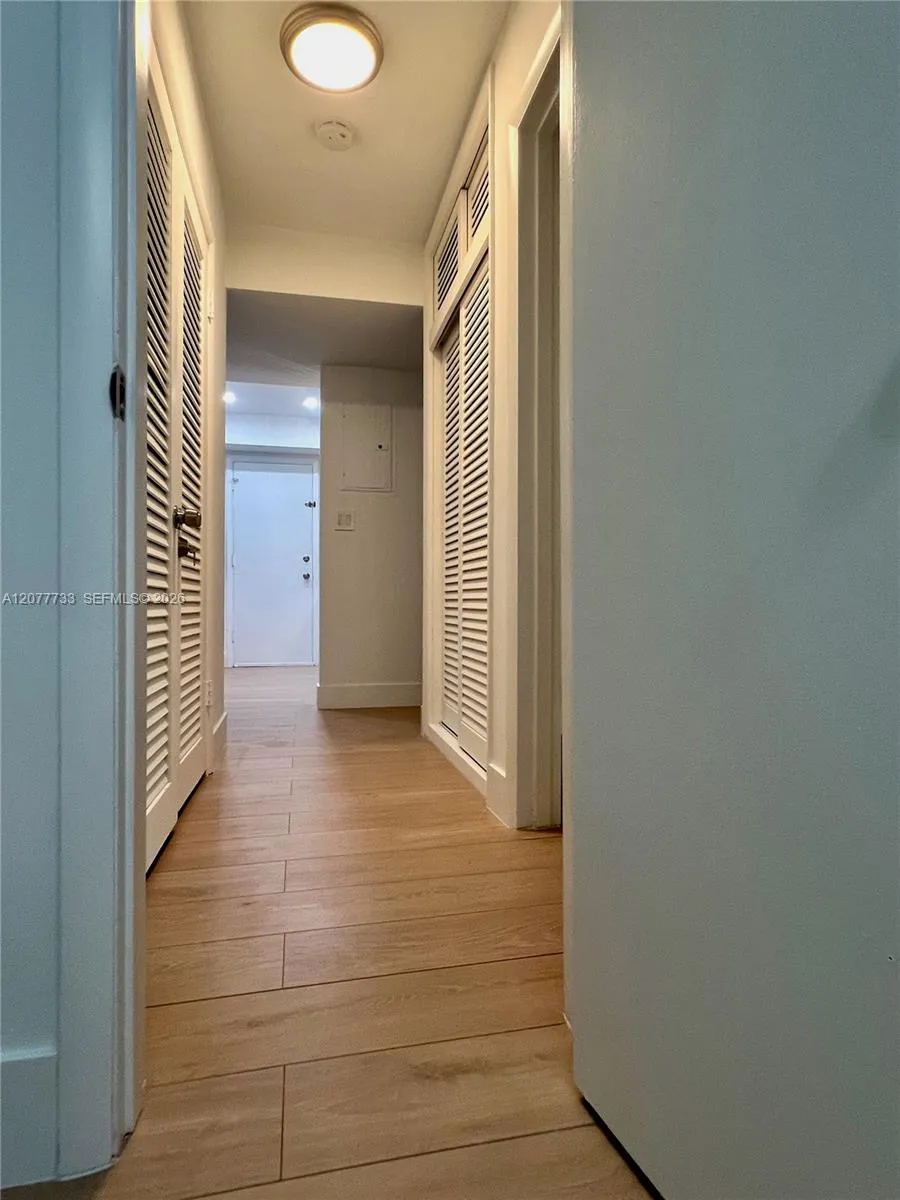 195 Sunrise Dr #8 Key Biscayne, FL 33149