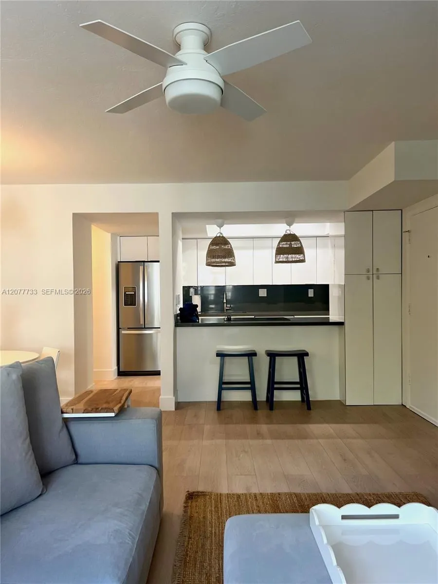 195 Sunrise Dr #8 Key Biscayne, FL 33149