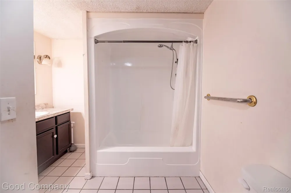 3685 Cone Avenue Rochester Hills City, MI 48309