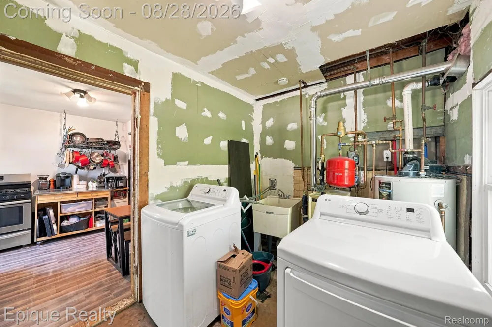 8480 Dixie Highway Ira Township, MI 48023