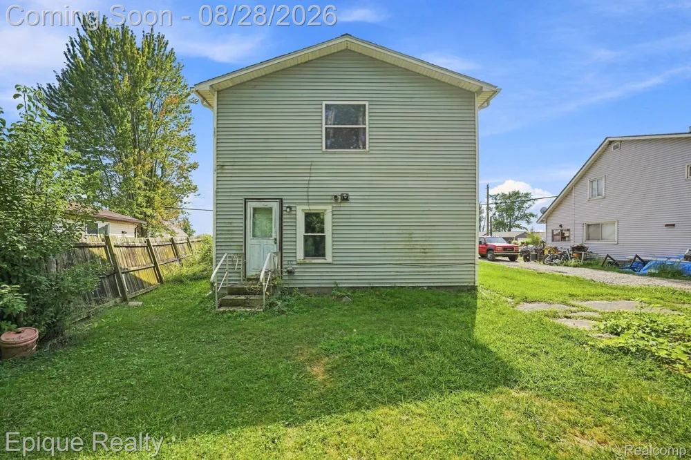 8480 Dixie Highway Ira Township, MI 48023