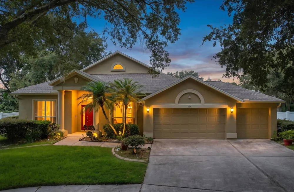 1124 SPLIT SILK STREET Valrico, FL 33594