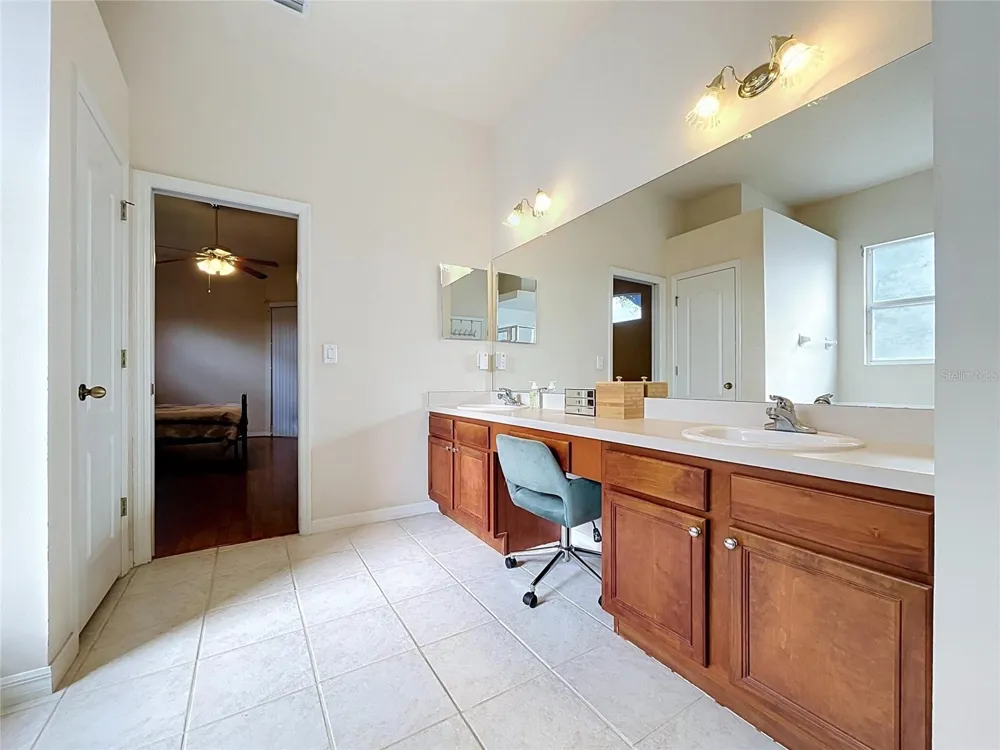1124 SPLIT SILK STREET Valrico, FL 33594