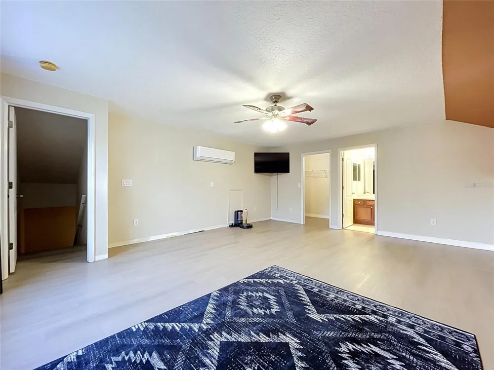 1124 SPLIT SILK STREET Valrico, FL 33594