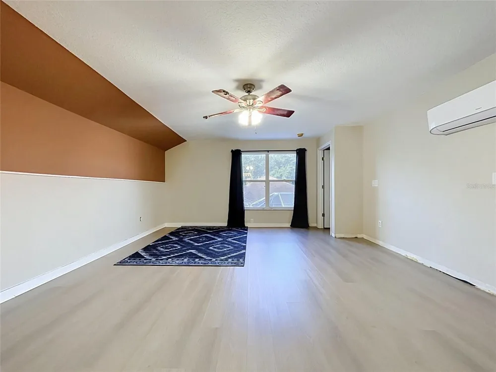 1124 SPLIT SILK STREET Valrico, FL 33594