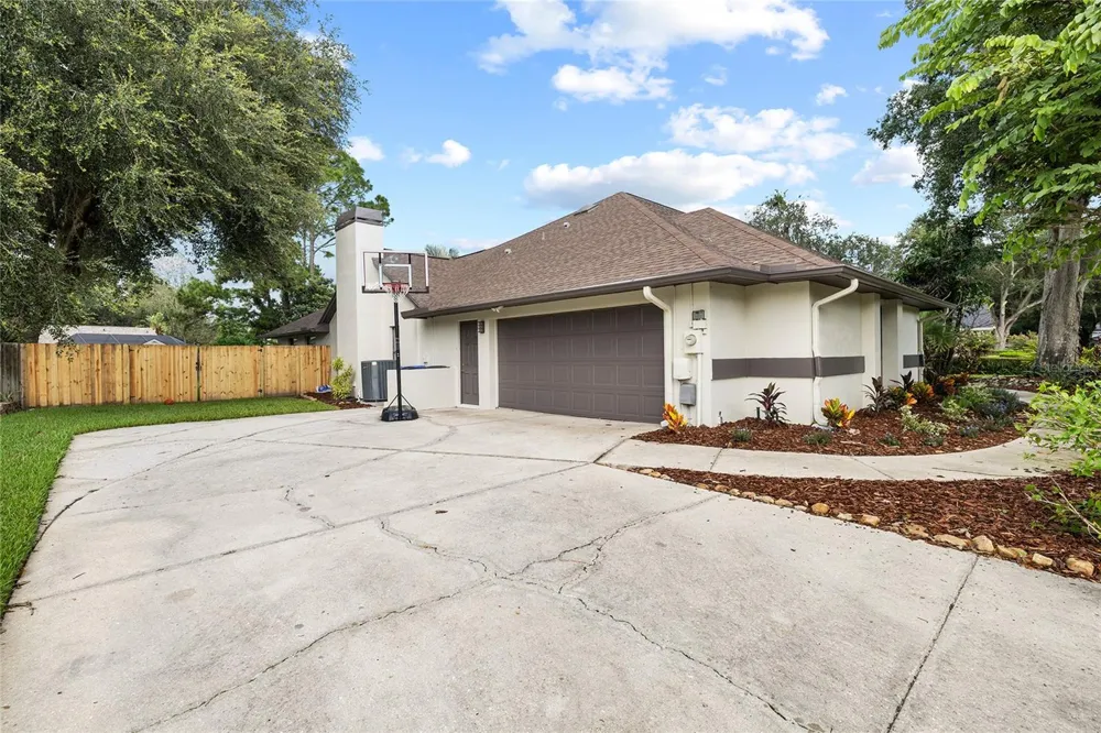 18243 CLEAR LAKE DRIVE Lutz, FL 33548