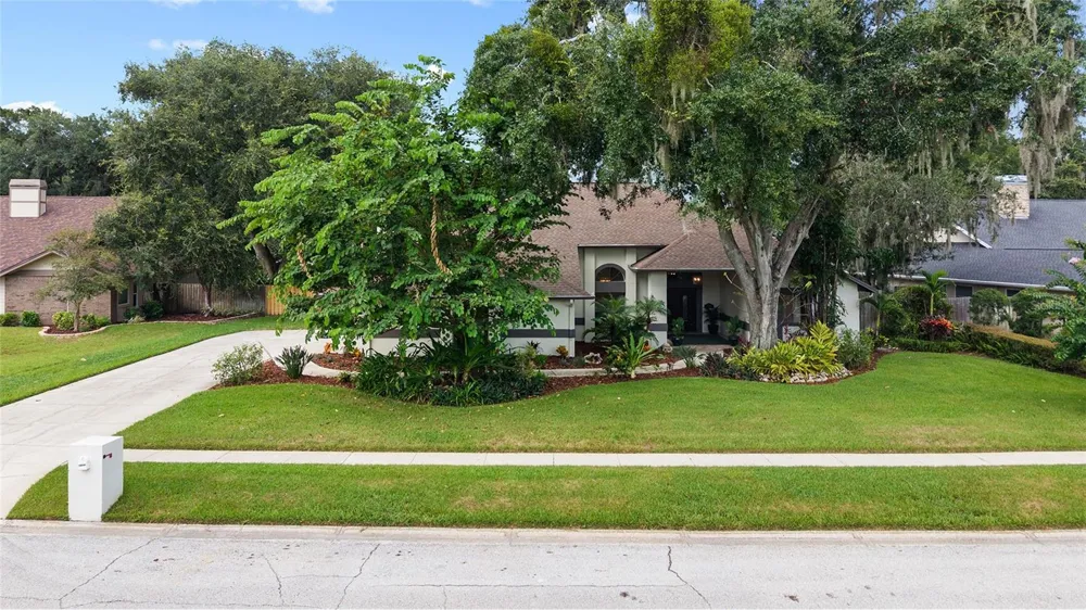 18243 CLEAR LAKE DRIVE Lutz, FL 33548