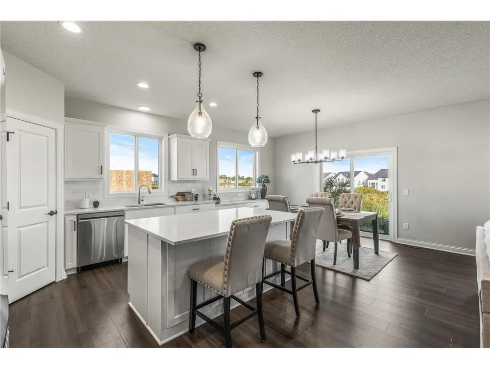246 10th Avenue NE Hutchinson, MN 55350