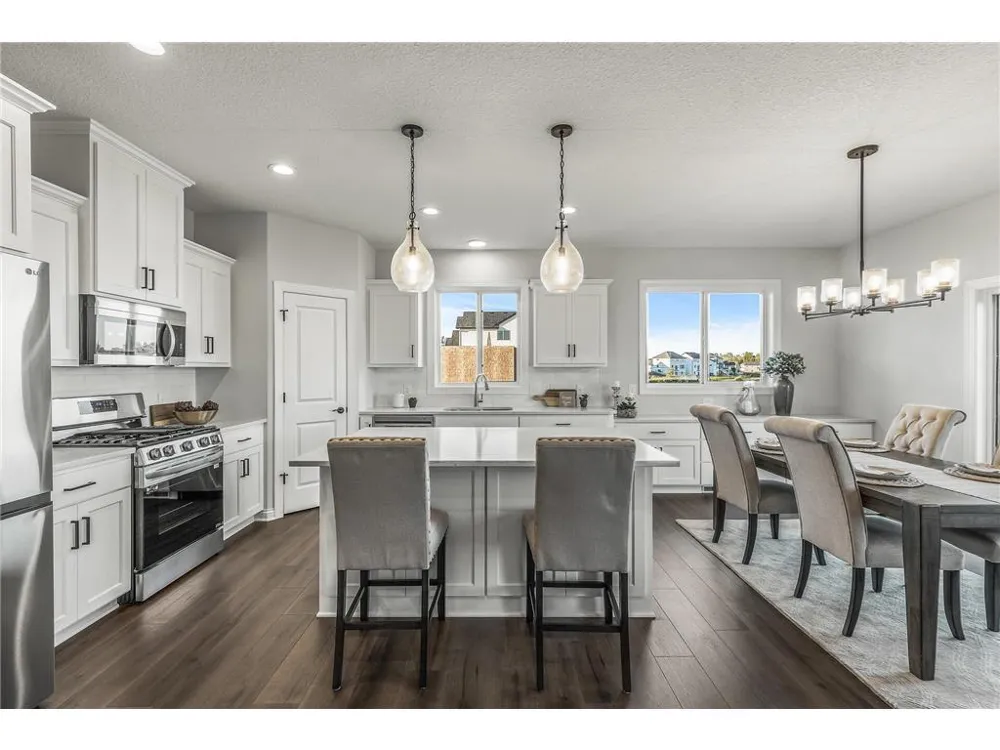246 10th Avenue NE Hutchinson, MN 55350