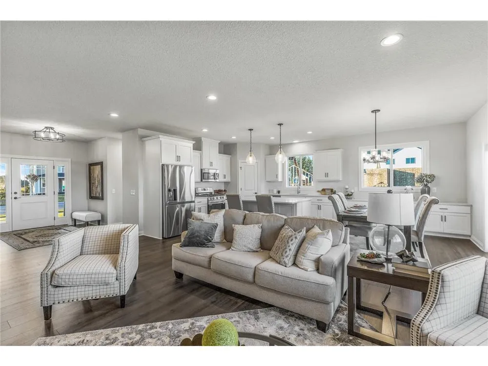 246 10th Avenue NE Hutchinson, MN 55350