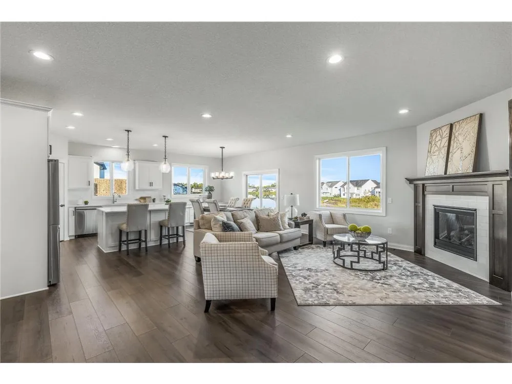246 10th Avenue NE Hutchinson, MN 55350