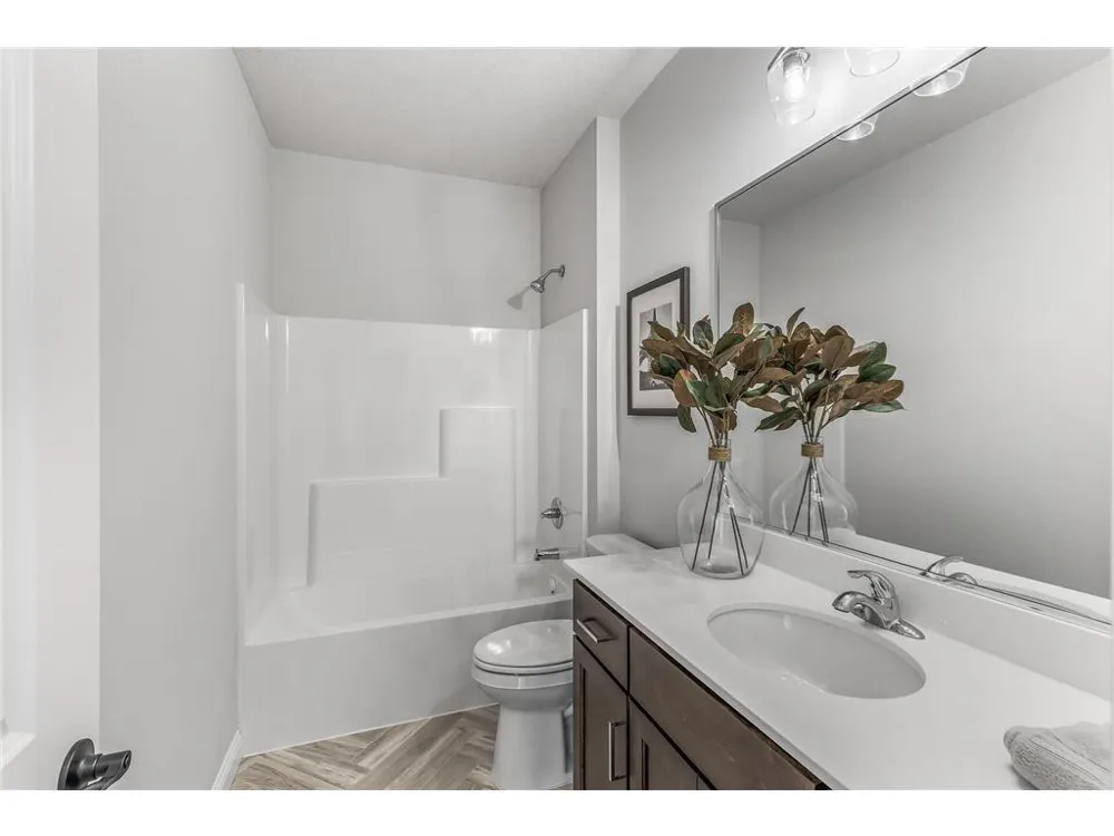 246 10th Avenue NE Hutchinson, MN 55350