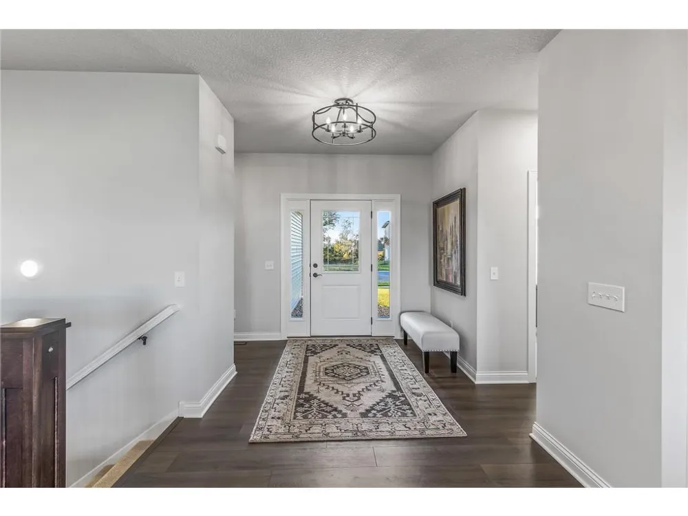 246 10th Avenue NE Hutchinson, MN 55350