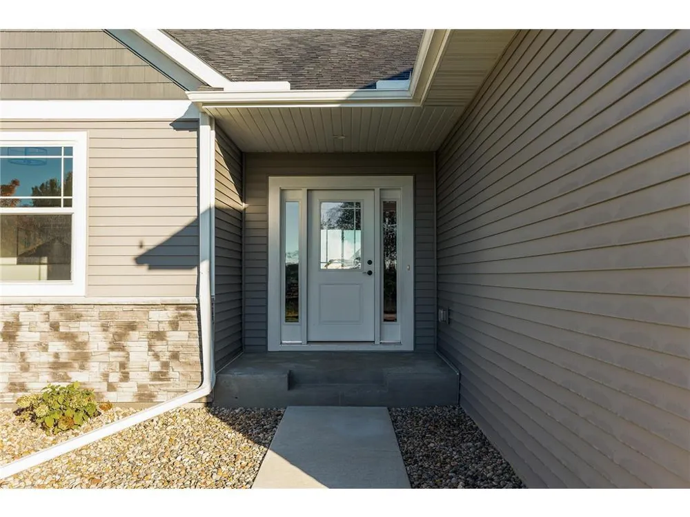 246 10th Avenue NE Hutchinson, MN 55350