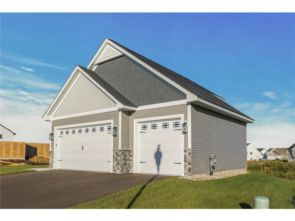 246 10th Avenue NE Hutchinson, MN 55350