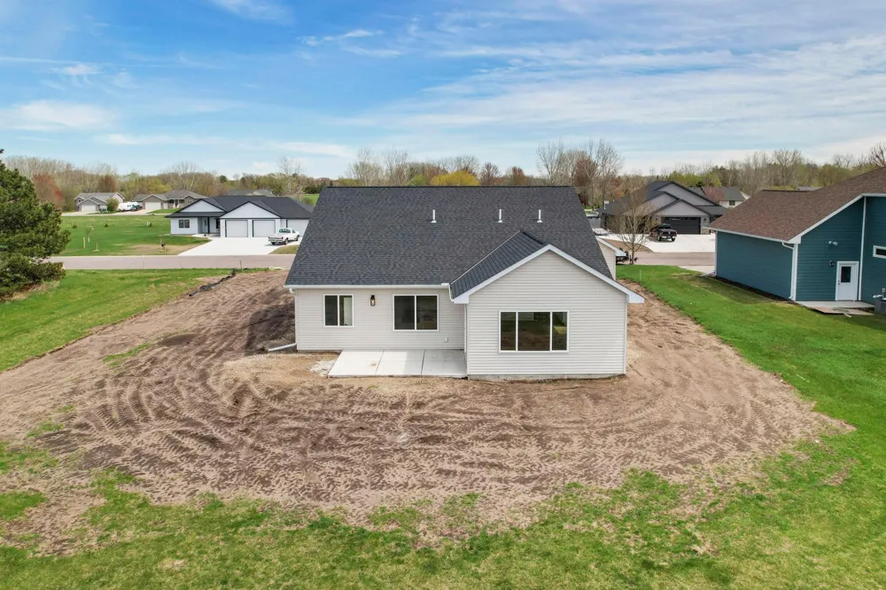 216 10th Avenue NE Hutchinson, MN 55350